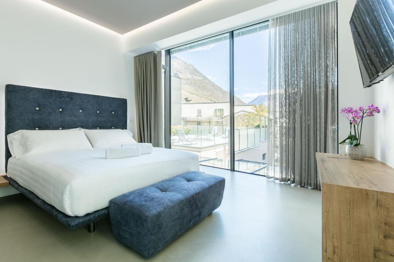 Domus Cavour Rooms&Suites ティラーノ エクステリア 写真