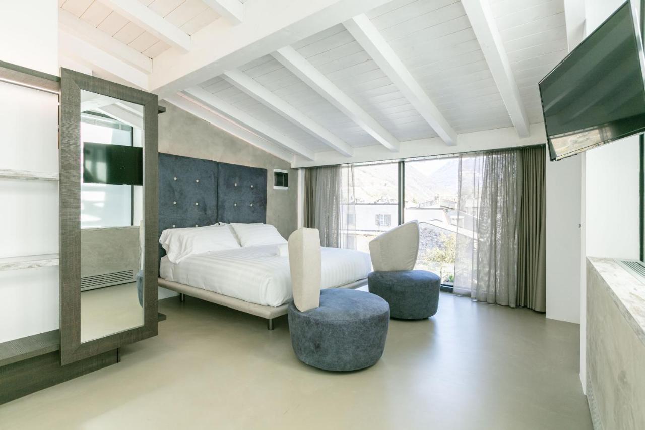 Domus Cavour Rooms&Suites ティラーノ エクステリア 写真