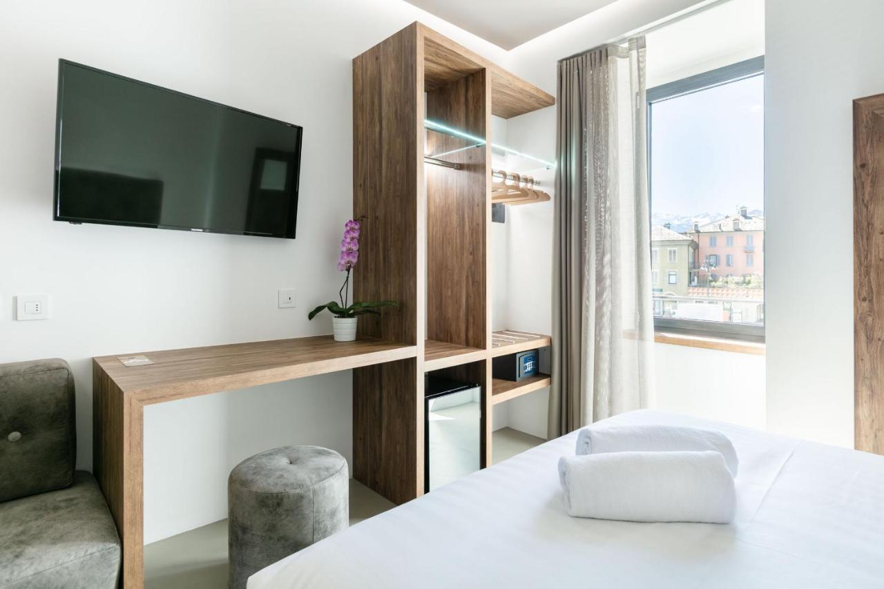 Domus Cavour Rooms&Suites ティラーノ エクステリア 写真