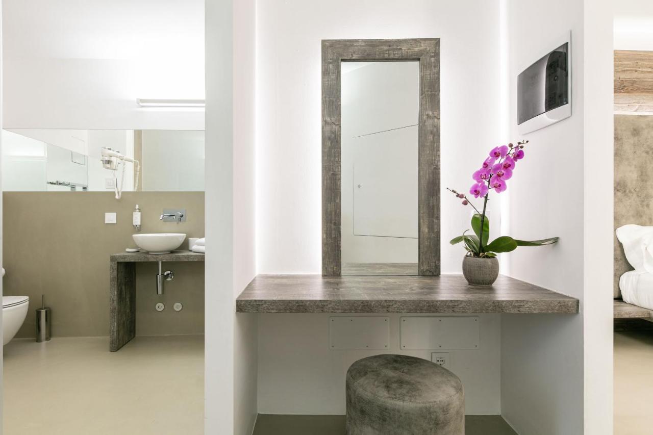 Domus Cavour Rooms&Suites ティラーノ エクステリア 写真