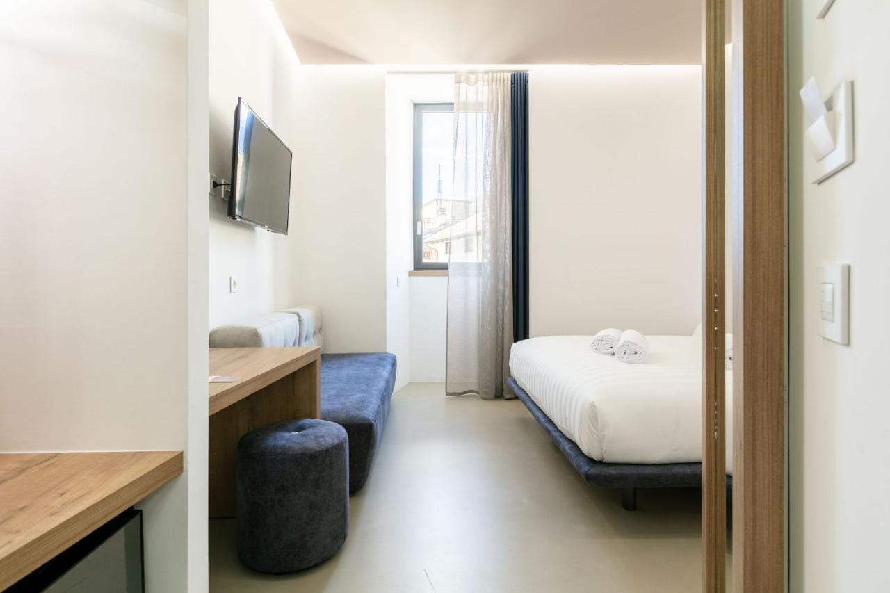 Domus Cavour Rooms&Suites ティラーノ 部屋 写真