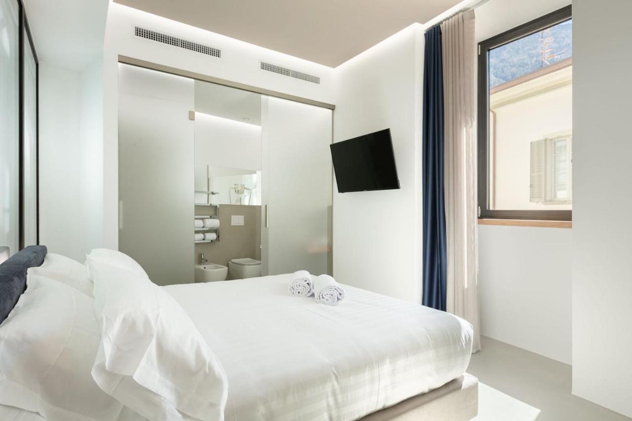 Domus Cavour Rooms&Suites ティラーノ 部屋 写真
