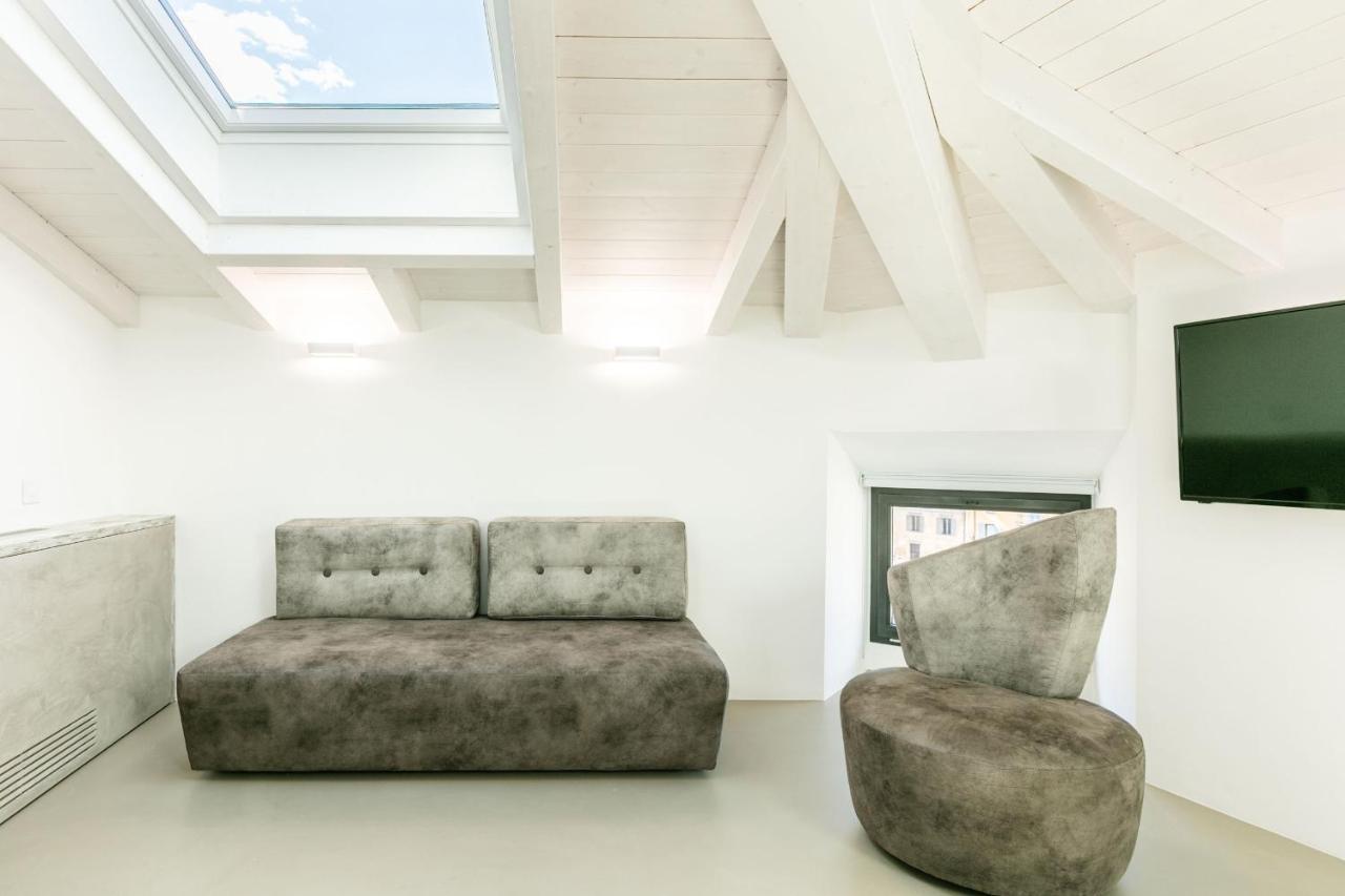 Domus Cavour Rooms&Suites ティラーノ エクステリア 写真