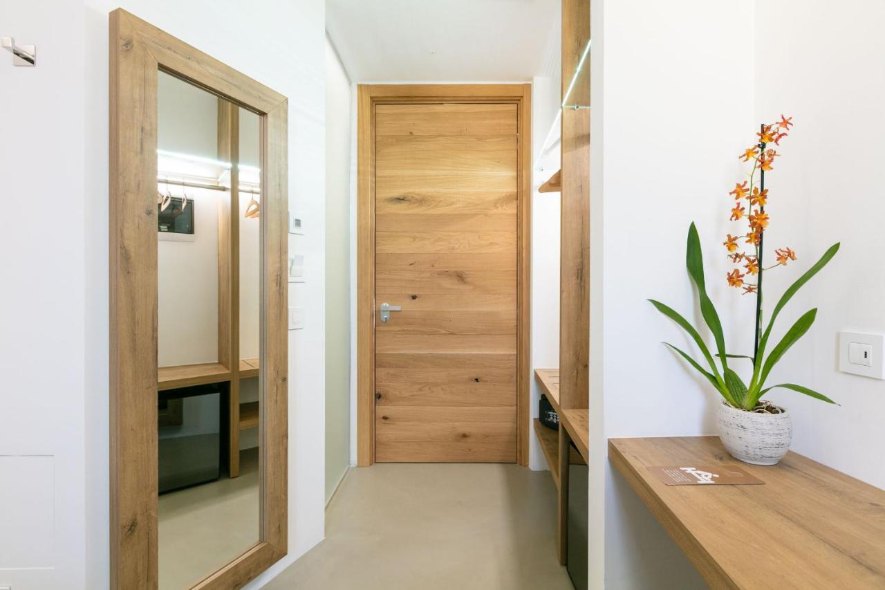 Domus Cavour Rooms&Suites ティラーノ エクステリア 写真