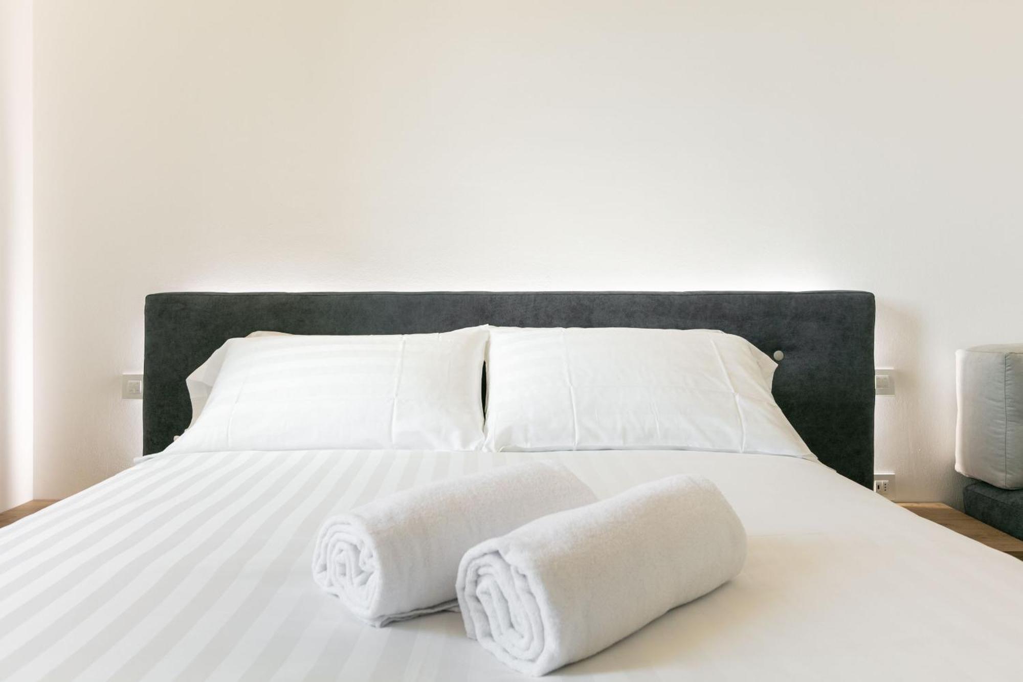 Domus Cavour Rooms&Suites ティラーノ 部屋 写真