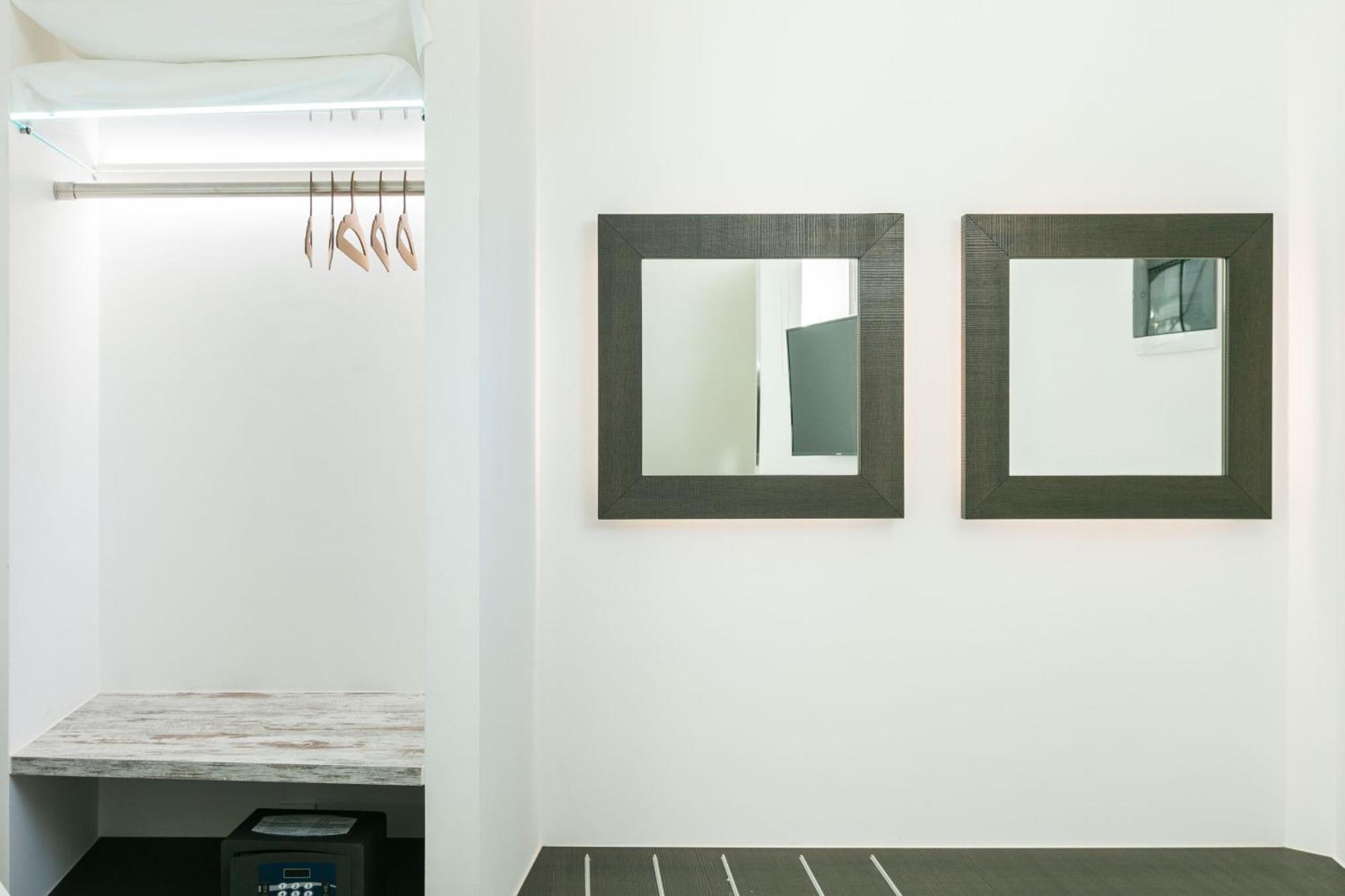 Domus Cavour Rooms&Suites ティラーノ 部屋 写真
