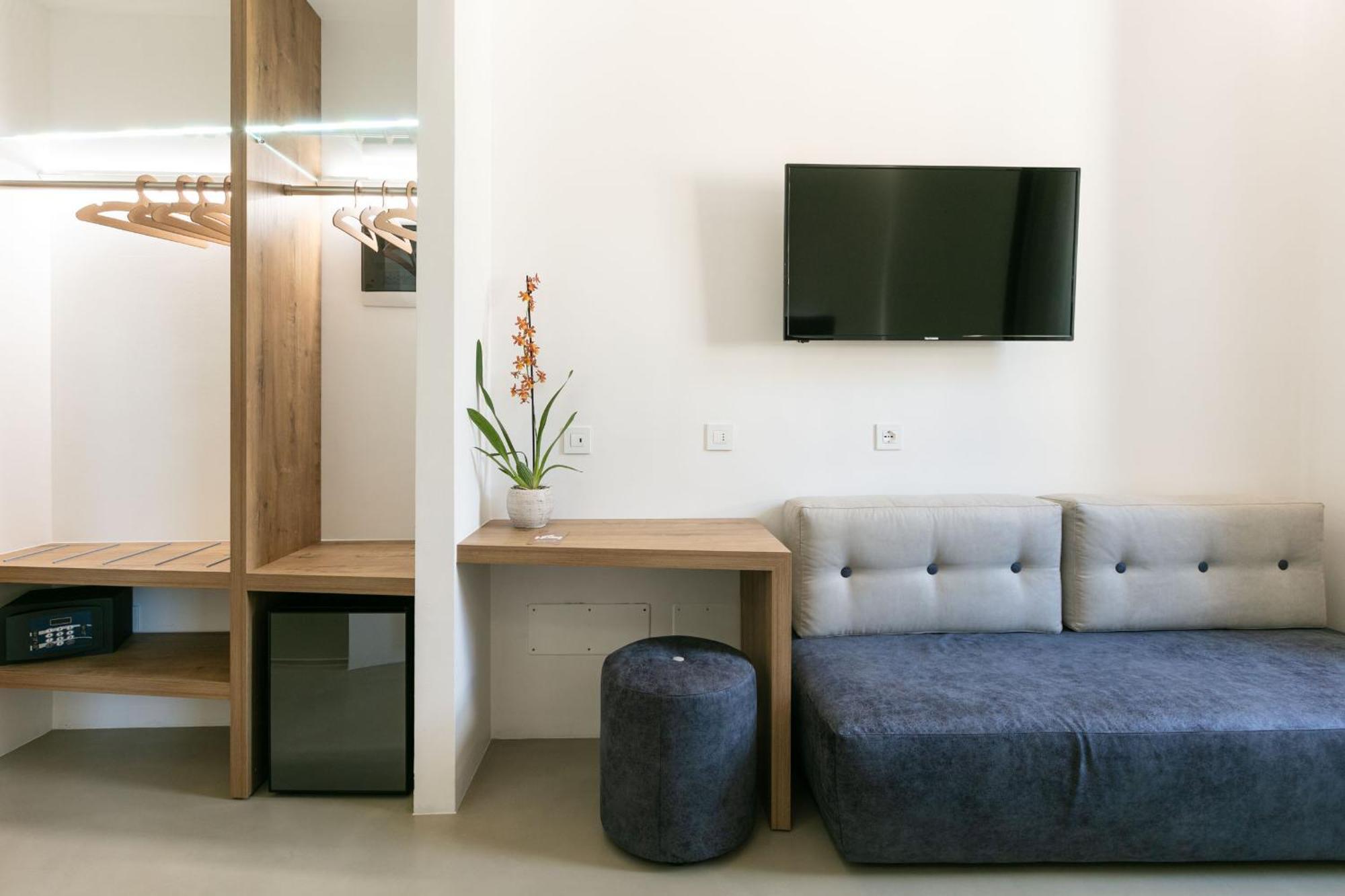 Domus Cavour Rooms&Suites ティラーノ 部屋 写真