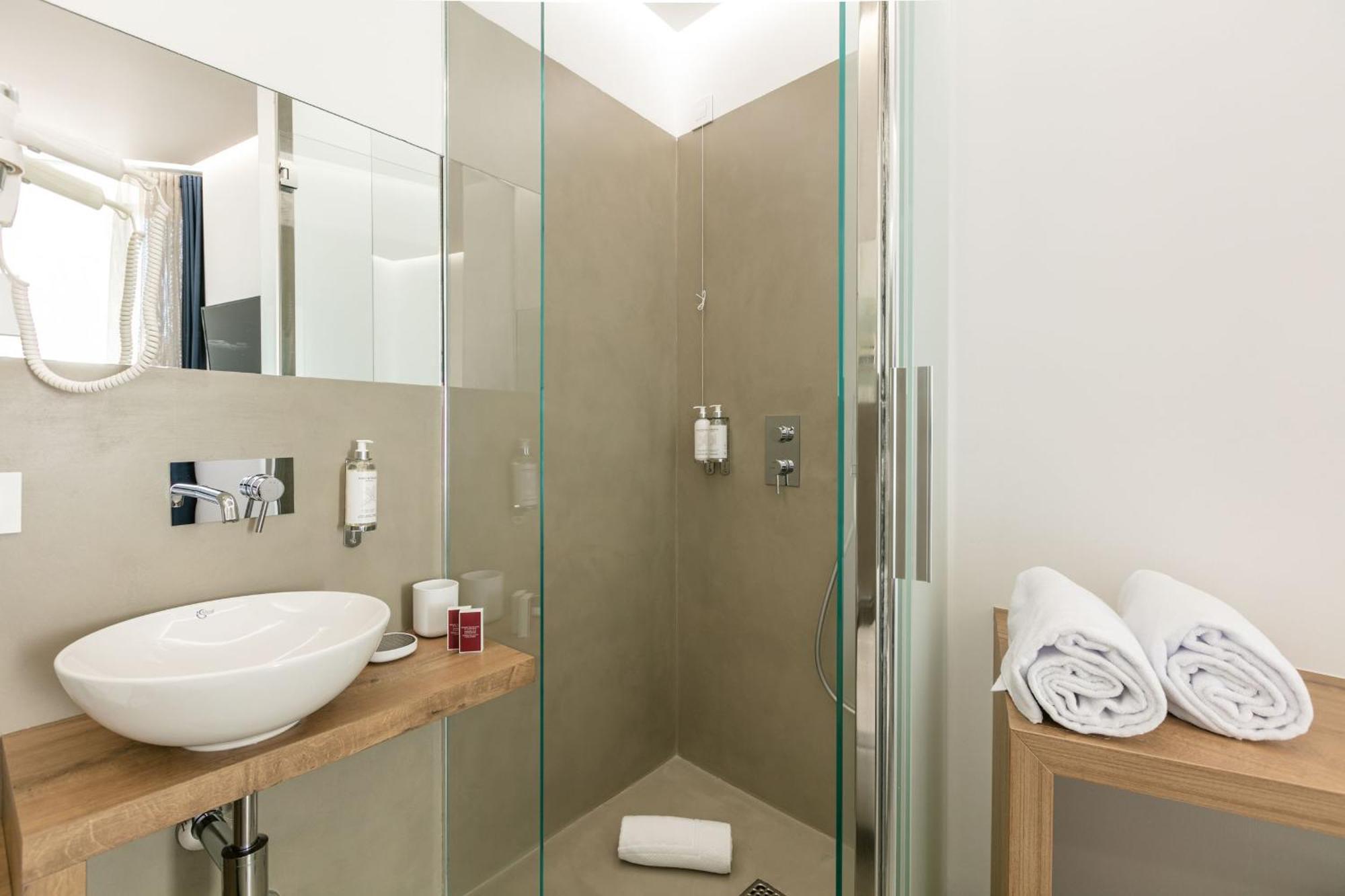 Domus Cavour Rooms&Suites ティラーノ 部屋 写真