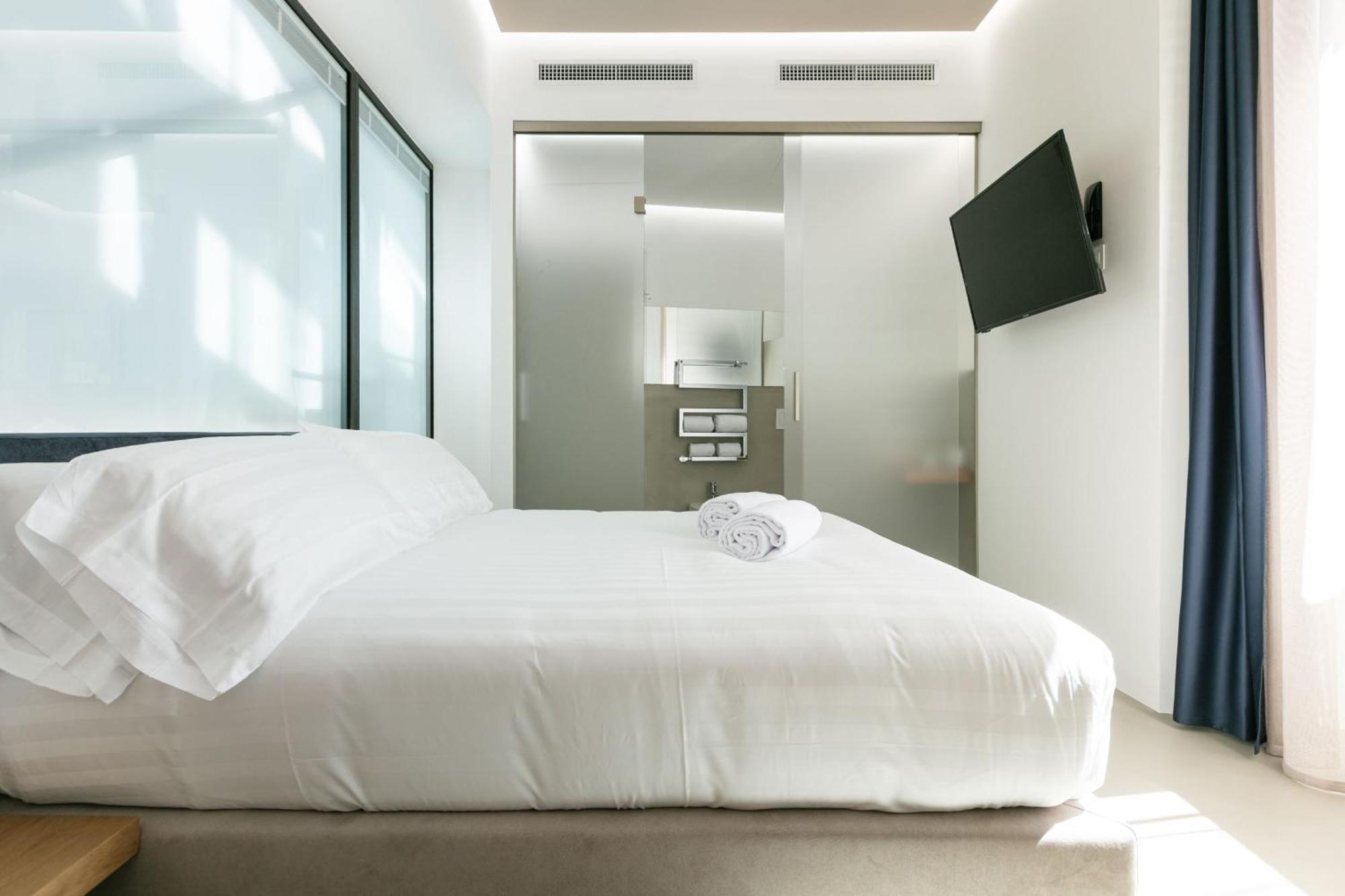 Domus Cavour Rooms&Suites ティラーノ 部屋 写真