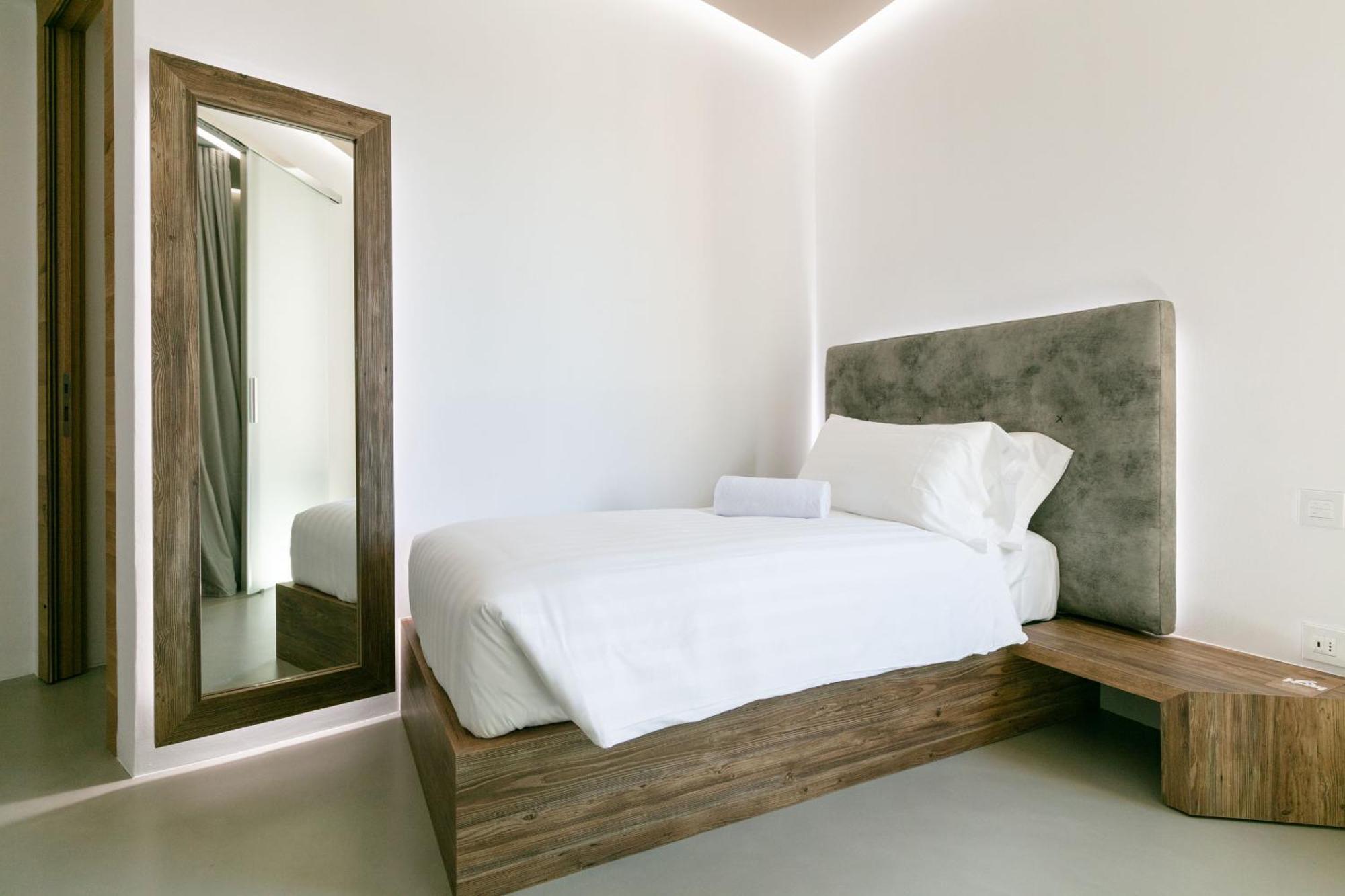 Domus Cavour Rooms&Suites ティラーノ 部屋 写真